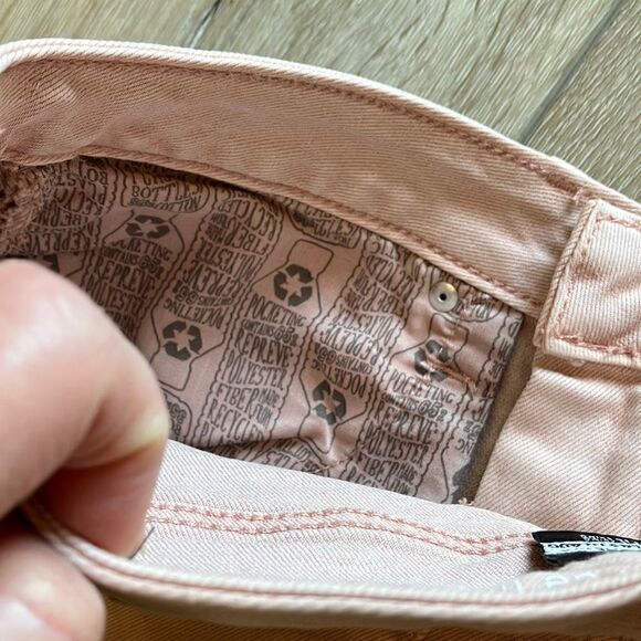 Mid-Rise Shorts | size  0 or 25R - Picture 4 of 5